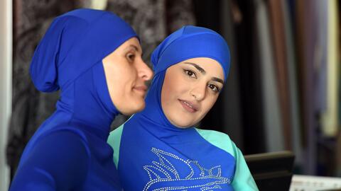 Dise&ntilde;os de la colecic&oacute;n de Aheda Zanetti creadora en 2004...