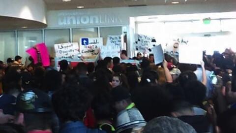 Los estudiantes se opusieron a la visita de Ben Shapiro en la universidad.