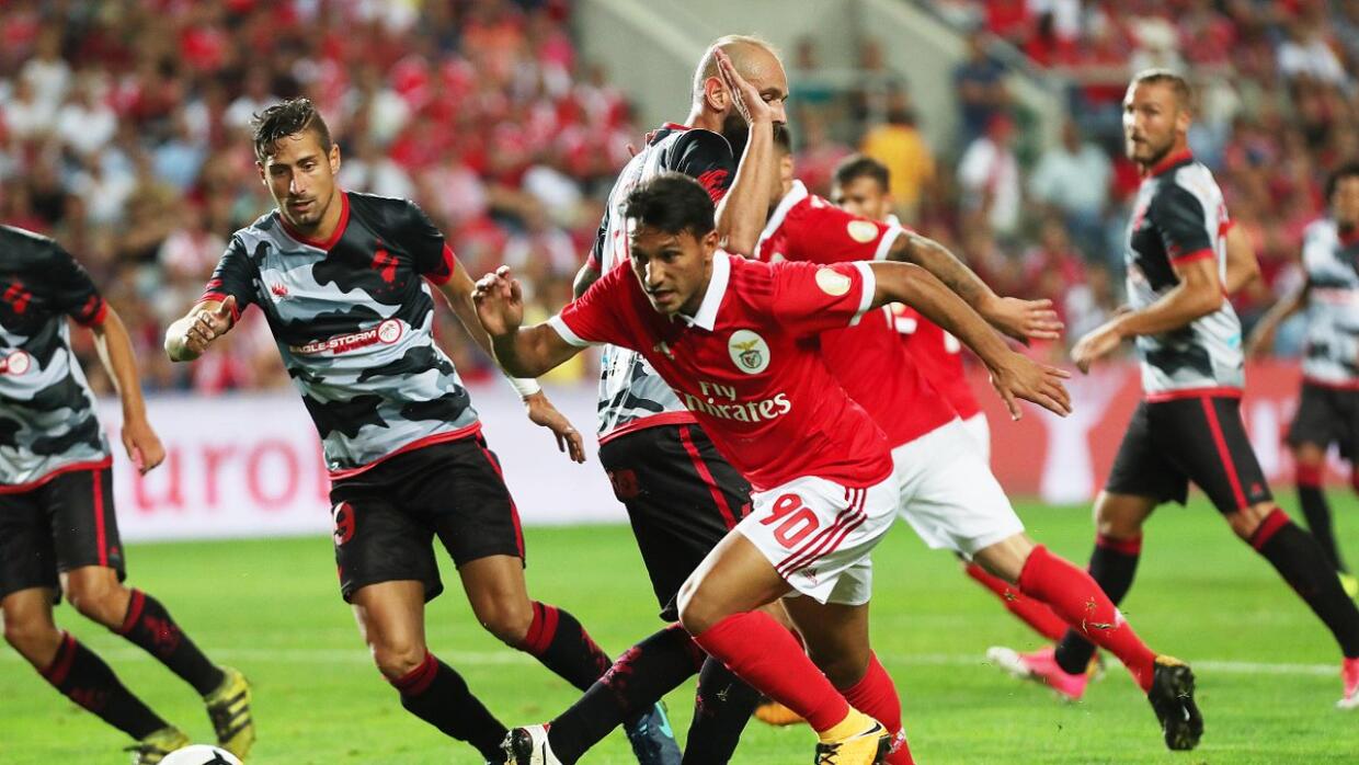 Benfica sufre sin Raúl Jiménez, pero logra triunfo ante el Olhanense en duelo de Copa