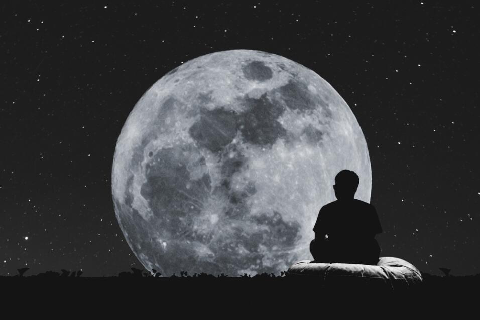 9 de julio | La luna llena te inunda de determinación shutterstock_52016...