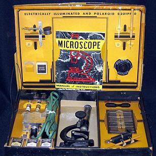 <b>Microscopio. </b>La empresa fabricante del set de quÃ­mica, A.C. Gilbert, lanzÃ³ en los aÃ±os 30 el popular microscopio. Otro clÃ¡sico, y por supuesto muy educativo. 