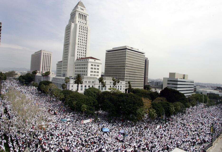 Más de medio millón de latinos marchó en las calles de Los Ángeles en 2006