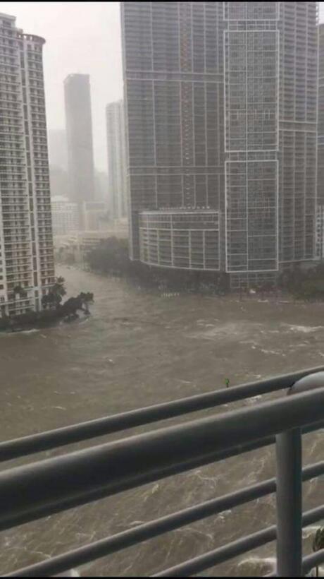 Brickell Ave residents chat group