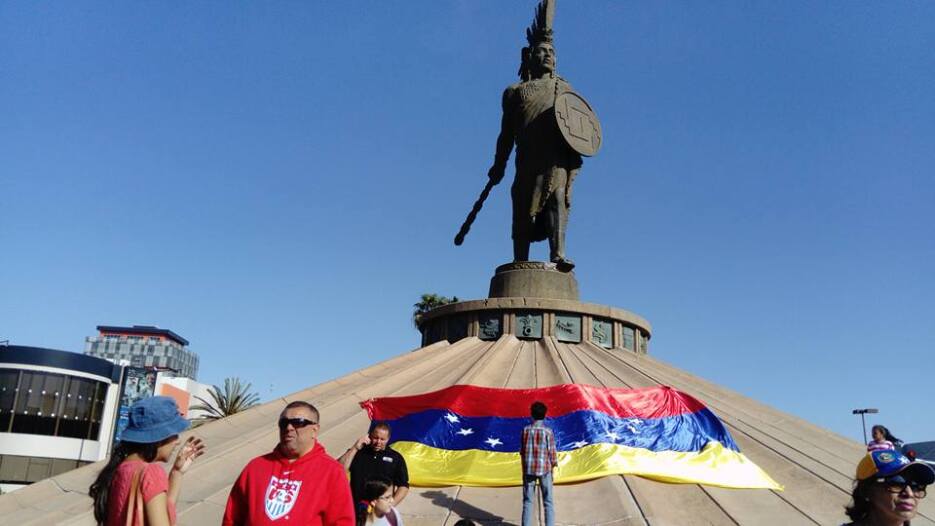 Una de las protestas de venezolanos en Tijuana se realizó en la glorieta...