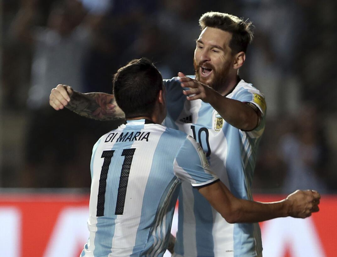 El dedo del medio de James y otras discusiones del fútbol con la prensa...