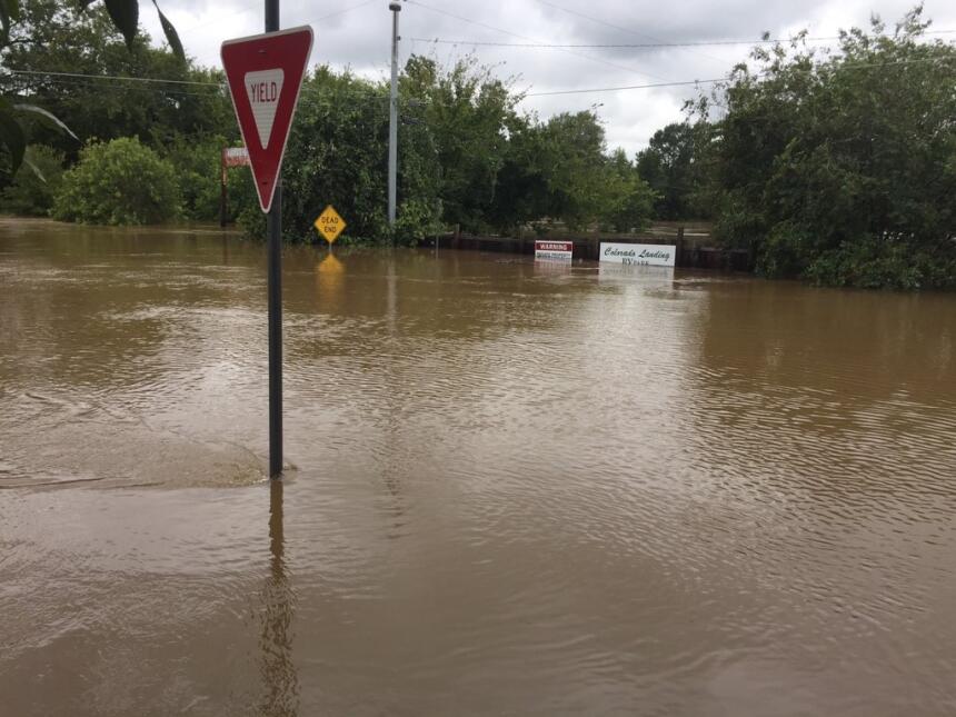 Autoridades de los condados Bastrop y Fayette alertaron a los residentes...