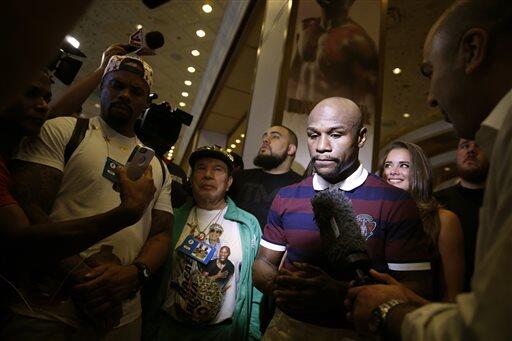 Floyd Mayweather Jr. y Andre Berto hicieron temblar el MGM y Las Vegas c...