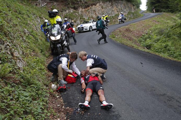 El escalofriante accidente que marcó la etapa reina del Tour de Francia...