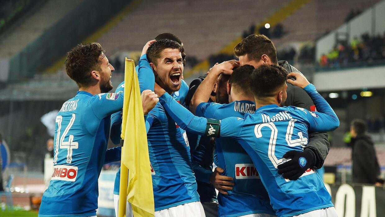 El Nápoles golea a la Lazio (4-1) y continúa líder