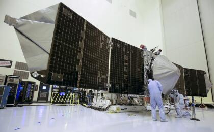 <b>Mars Atmospheric and Volatile Evolution, aÃ±o 2013. </b>Su nombre en espaÃ±ol es EvoluciÃ³n VolÃ¡til y AtmosfÃ©rica de Marte y es la segunda misiÃ³n seleccionada para el programa Mars Scout de la NASA. Desde la Ã³rbita de Marte estÃ¡ obteniendo mediciones crÃ­ticas de la atmÃ³sfera para ayudar a comprender el dramÃ¡tico cambio climÃ¡tico en ese planeta a lo largo de su historia.
