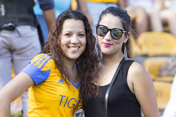 El colorido de la afición en la Jornada 1