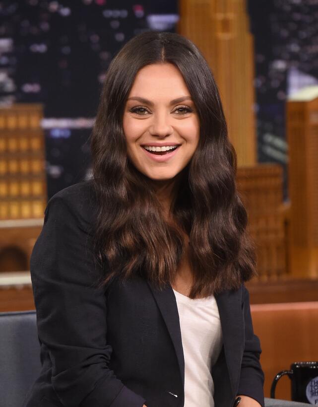 Mila Kunis, la sensual fanática de MLB, NFL y NBA GettyImages-578126684.jpg