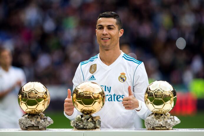 Cristiano Ronaldo celebró su quinto Balón de Oro con doblete y goleada a...
