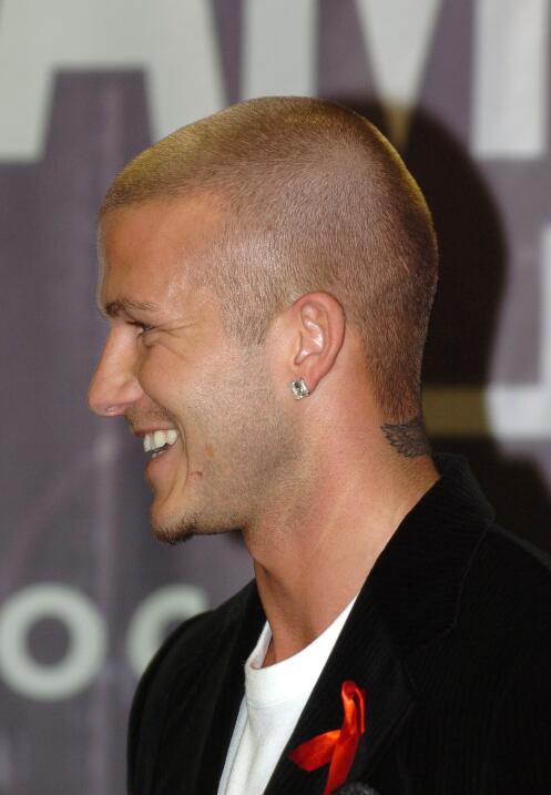 Innovador en peinados, imponente por sus tatuajes y fashionista por su r...