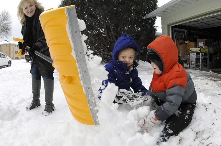Tormenta invernal cubre de nieve medio oeste de Estados Unidos