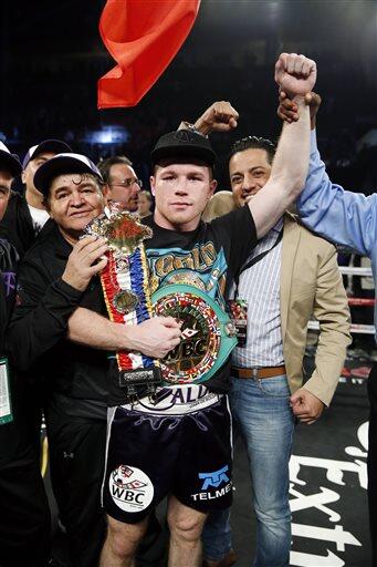Las mejores imágenes de la pelea que 'Canelo' Álvarez le gan'o a Miguel...