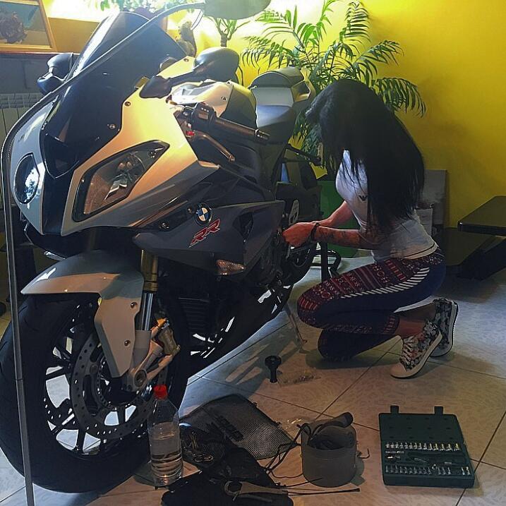 Olga Pronina "La Reina de las motocicletas en Instagram"