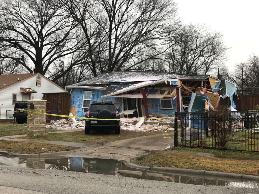 Explosiones y fugas de gas atemorizan a vecinos en el noroeste de Dallas...