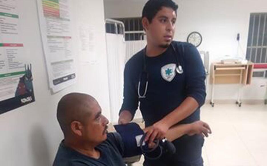 En fotos: Voluntarios salen al desierto en busca migrantes desaparecidos...