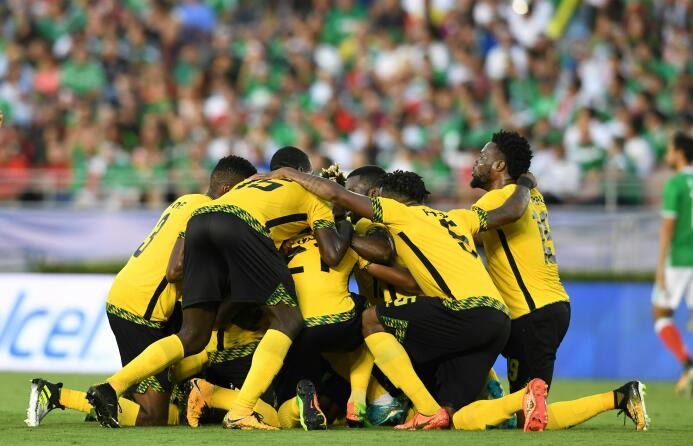 Ridículo nacional: México eliminado de la Copa de Oro GettyImages-821357...