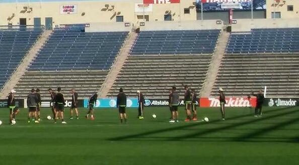 El Tri de México entrenó este lunes de cara al partido amistoso contra P...