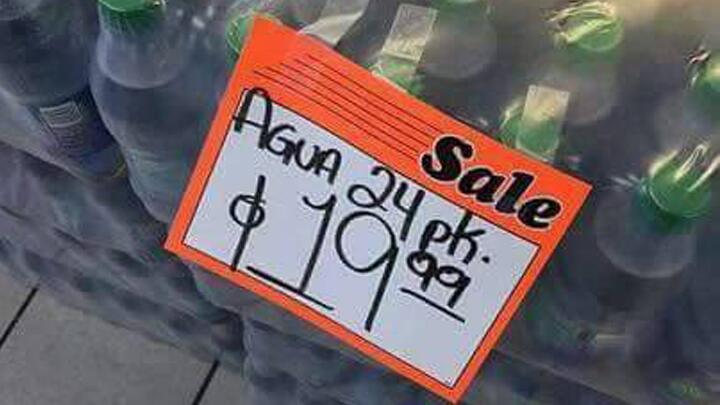 Manipulación de precios de agua en tiendas de Houston.