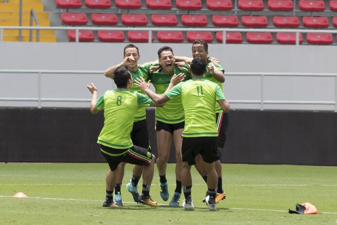Alegría y buen ambiente en México previo a su partido contra Costa Rica...