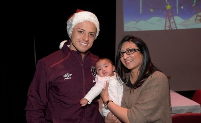 'Chicharito' y sus compañeros del West Ham en el ‘Fulls Hearts F...