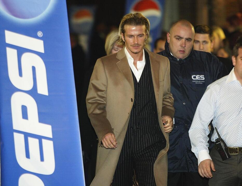 Innovador en peinados, imponente por sus tatuajes y fashionista por su r...