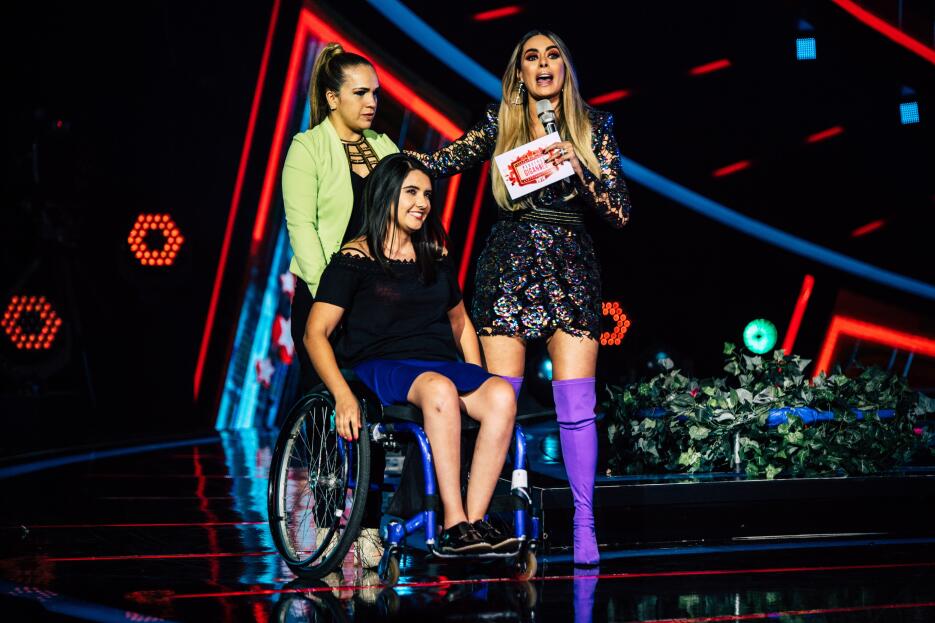 El conmovedor momento en que (niña) se reencuentra con su maestra de baile