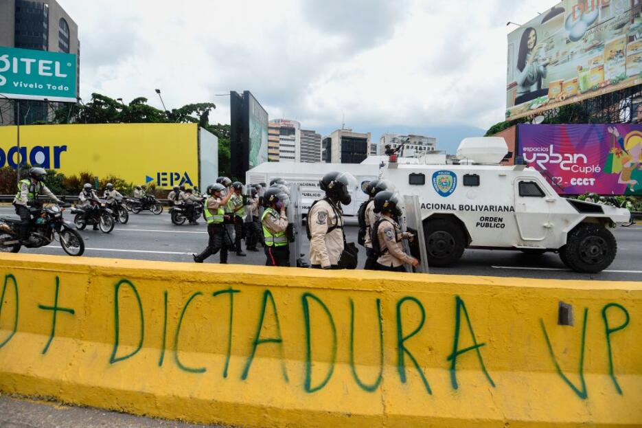 En fotos: Pese a la represión de las autoridades, continúa la protesta o...