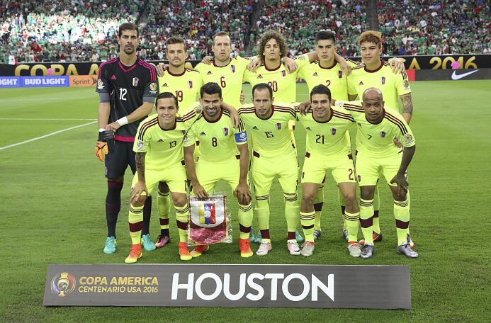 El ranking de los jugadores de México vs Venezuela GettyImages-540028996...