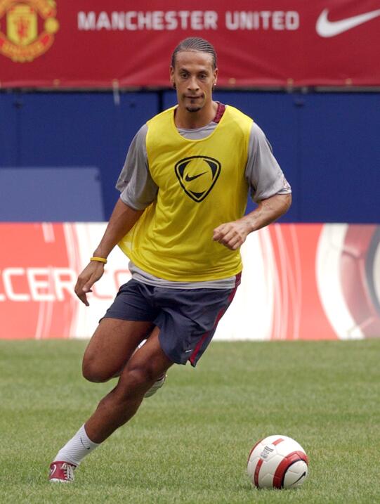 6. Rio Ferdinand - el inglés pasó del Leeds United al Manchester United...