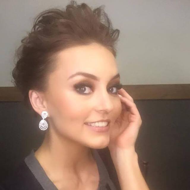 Angelique Boyer en "Frente al Mismo Rostro"