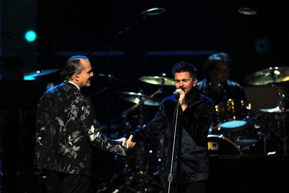 Posteriormente llegó Juanes, uno de los grandes amigos y cómplices music...