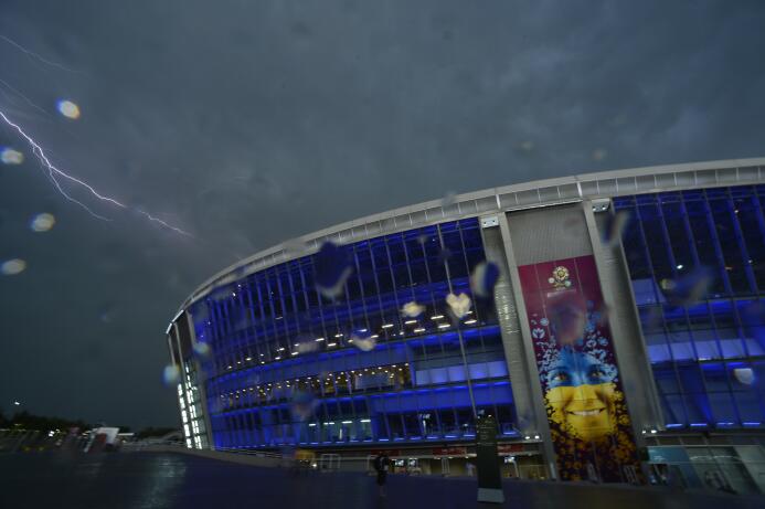 Donbass Arena: de estadio Champions a centro de acopio de ayuda humanita...