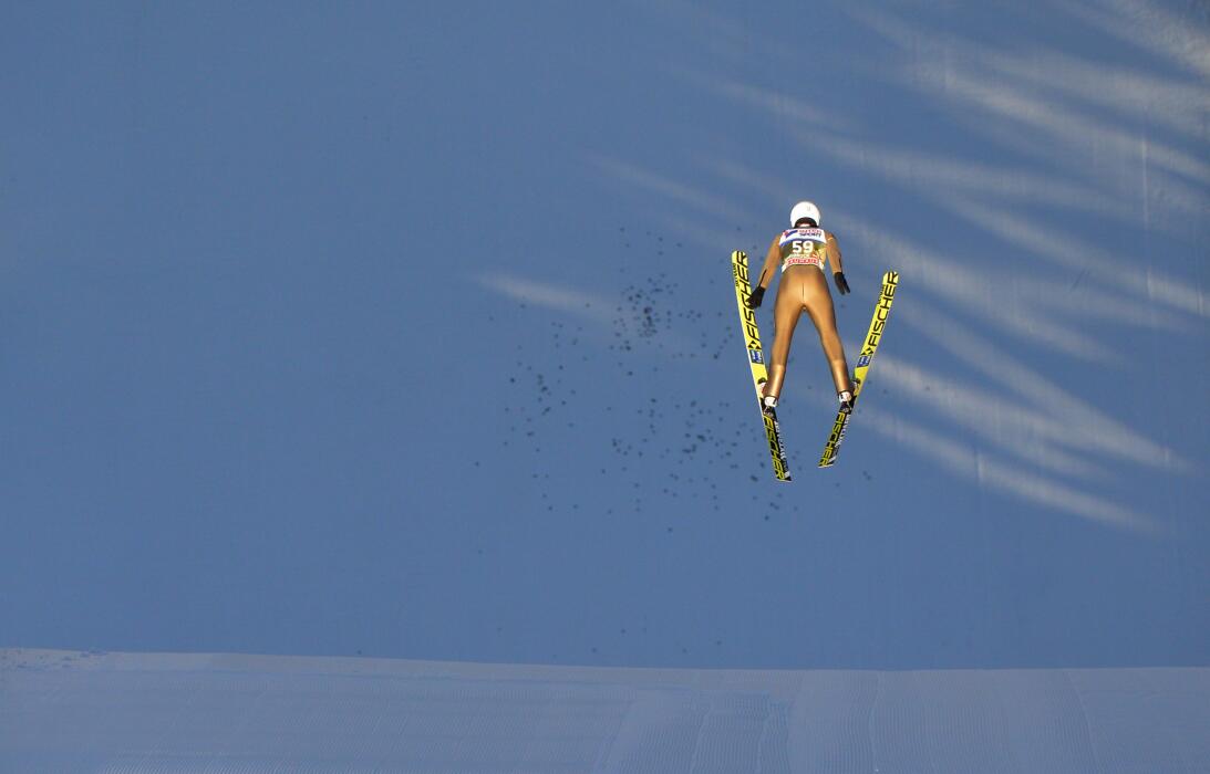 Espectáculo en el aire en la Copa Mundo de esquí en Austria GettyImages-...