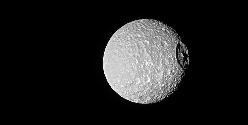 Mimas, luna de saturno