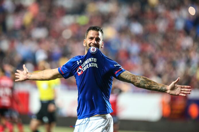 Cruz Azul debuta con triunfo y vuelve a ilusionar a su afición 20170721_...