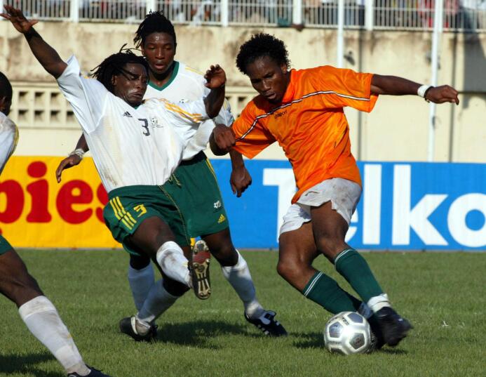 El álbum de fotos de la colorida carrera de Didier Drogba GettyImages-51...