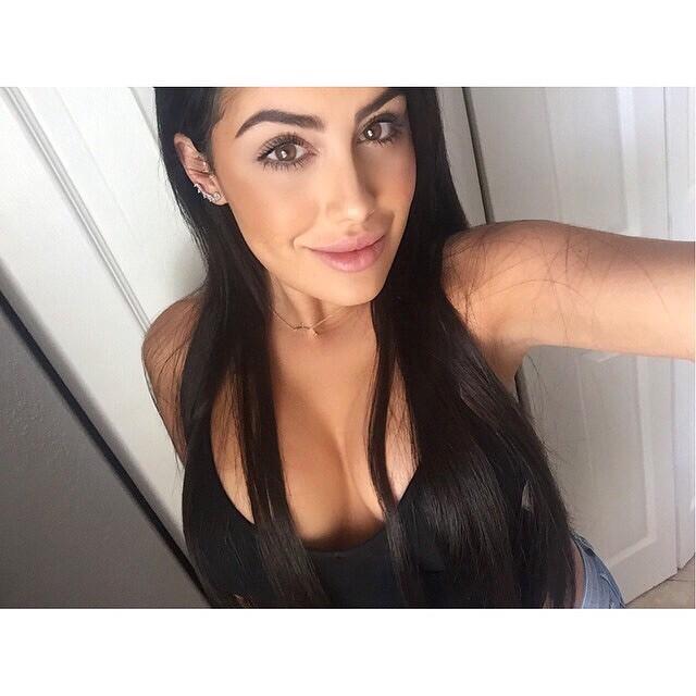 Alexa Dellanos