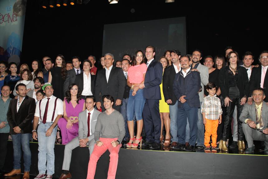 Así se presentó el elenco de "La Vecina"