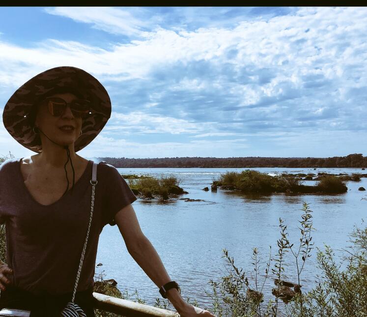 Edith González visita paradisiacos destinos muy bien acompañada