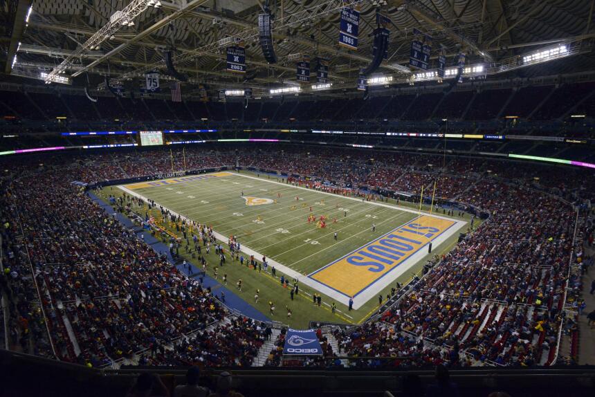 Los Tampa Bay Buccaneers visitaron a los St. Louis Rams en el arranque d...