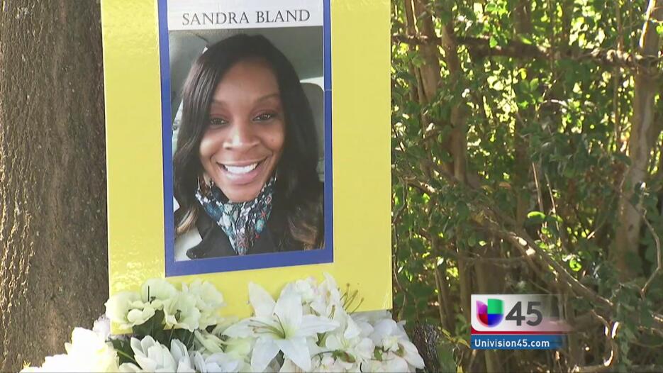 Dolor e indignación en funeral de Sandra Bland Sandra_Bland.jpg
