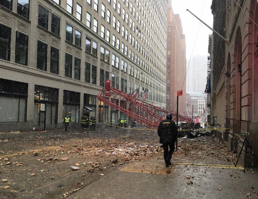 Cae grúa en Manhattan