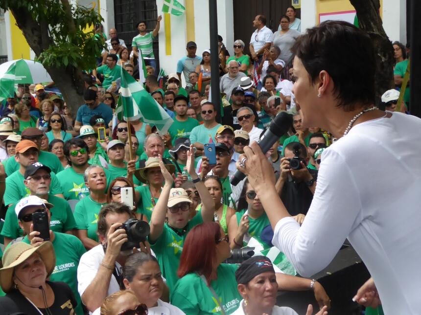 Santiago, quien ocupa una banca en el Senado de Puerto Rico, insistió en...