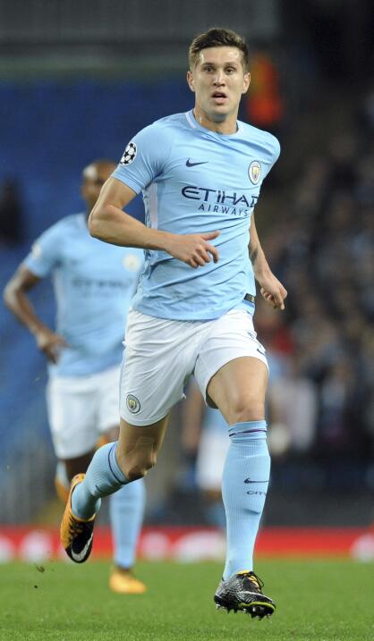 4. John Stones - el inglés fue comprado por el Manchester City en la tem...