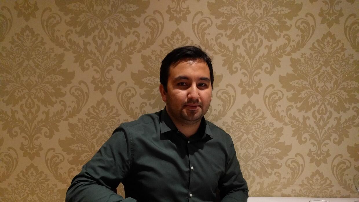 Sukhrob Sobirov en el restaurante Emir Palace