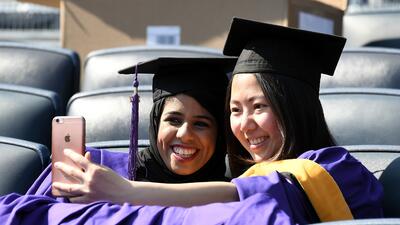 El gobierno advierte a estudiantes extranjeros que deben salir del país una vez se venzan sus visas